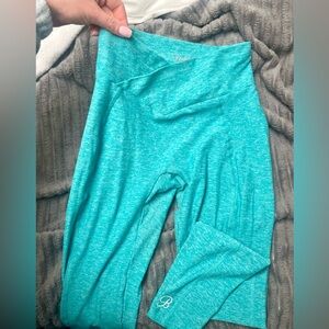 Bombshell mint color cross leggings